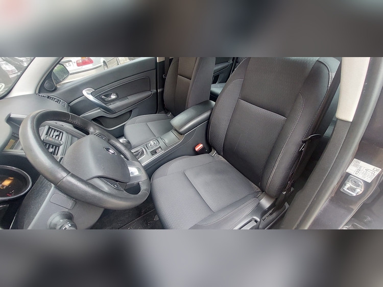 Renault Latitude 2.0 150CV foto 6